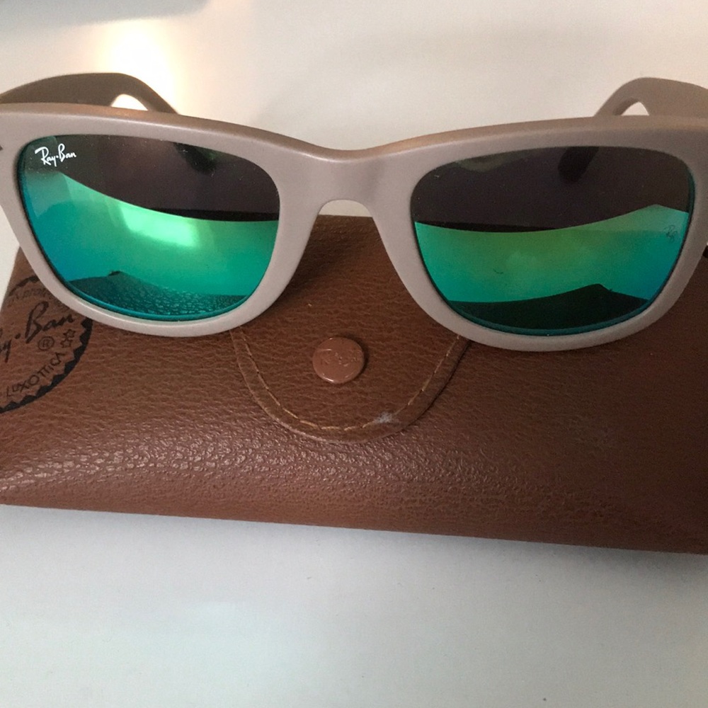 RayBan Wayfarer